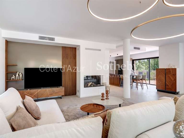 Maison Tourrettes - 4 chambres - 240m²