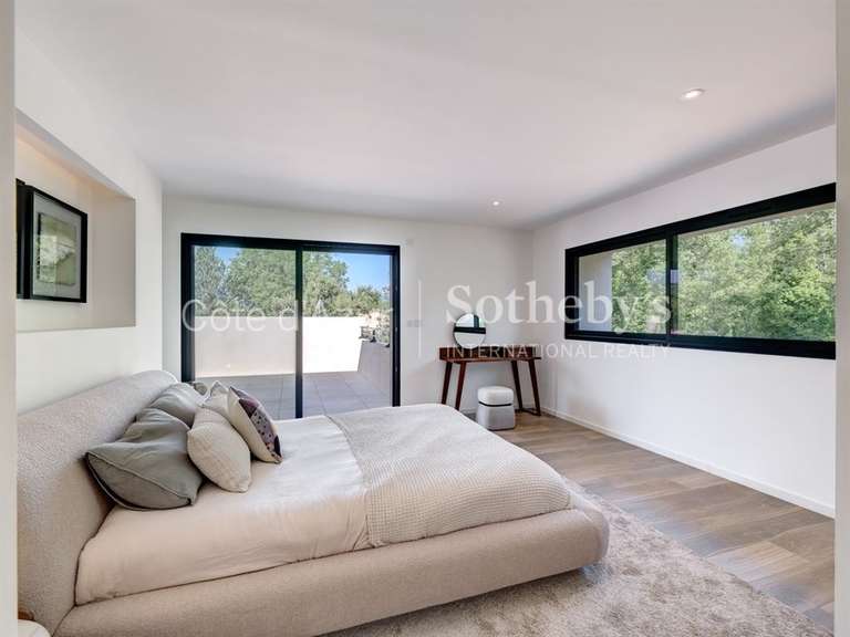 Maison Tourrettes - 4 chambres - 240m²