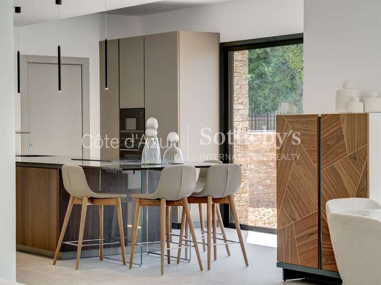 Maison Tourrettes - 4 chambres - 240m²