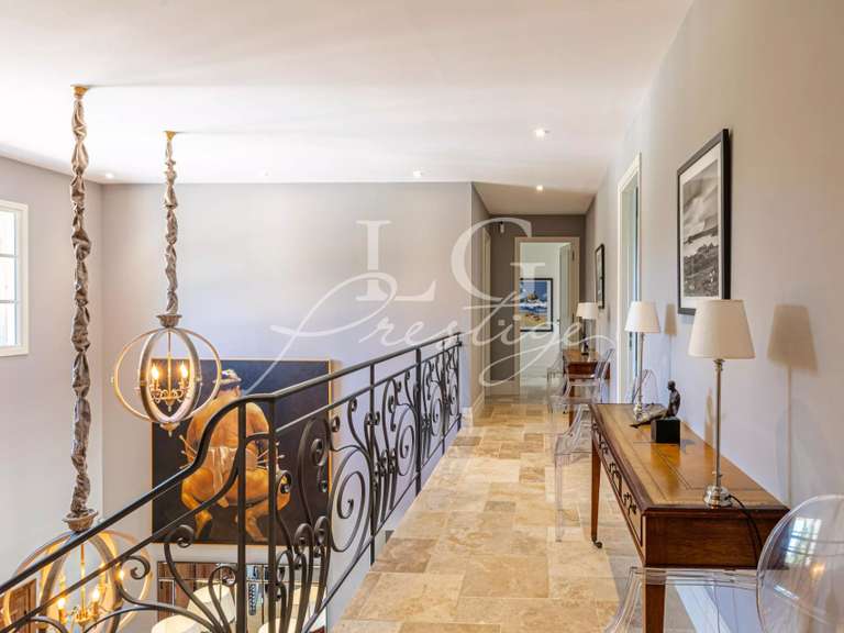 House Tourrettes - 5 bedrooms - 396m²