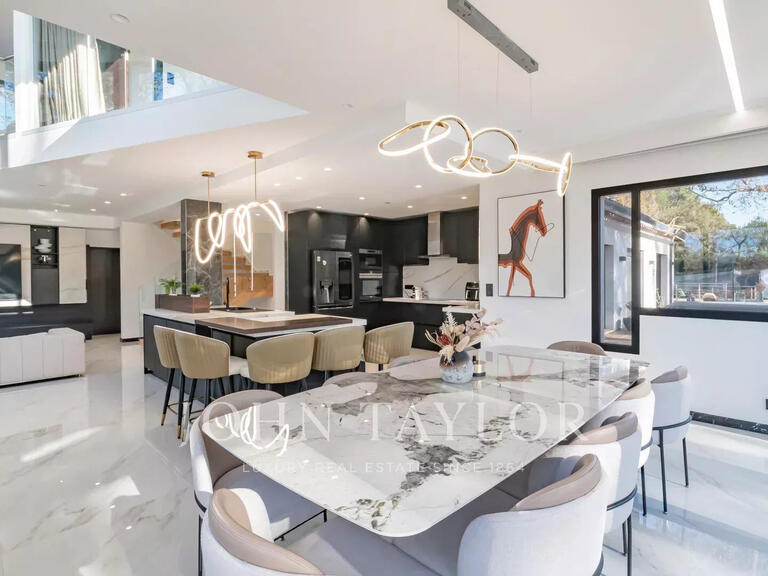 Maison Tourrettes - 6 chambres - 543m²