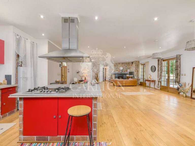 Maison Tourrettes - 5 chambres - 182m²