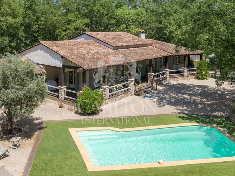 Maison Tourrettes - 5 chambres - 182m²