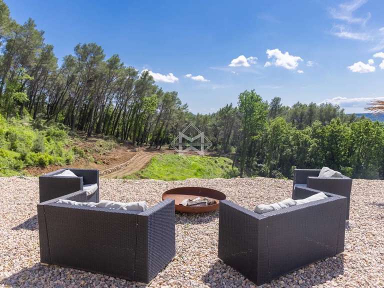 Maison Tourrettes - 5 chambres - 345m²