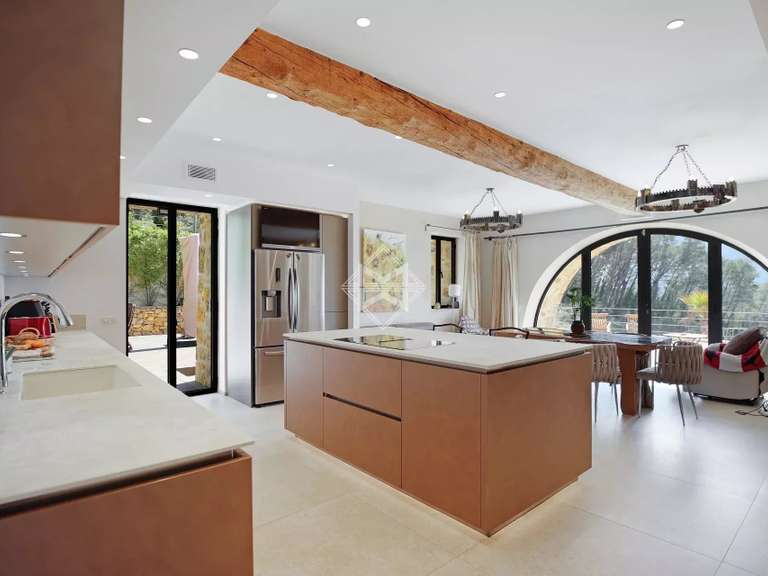 Maison Tourrettes - 5 chambres - 345m²