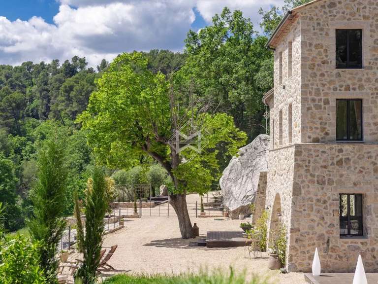 Maison Tourrettes - 5 chambres - 345m²