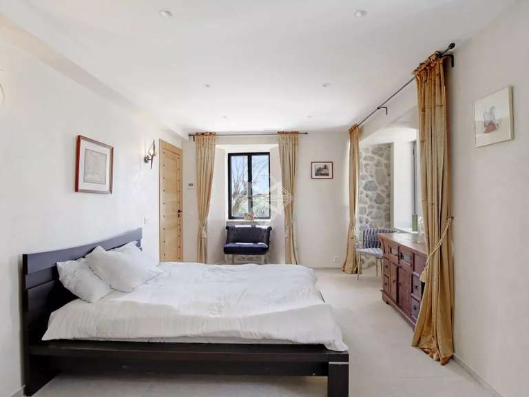 Maison Tourrettes - 5 chambres - 345m²