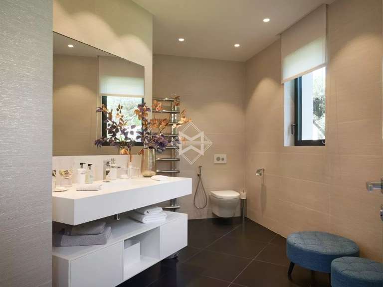 Maison Tourrettes - 7 chambres - 500m²