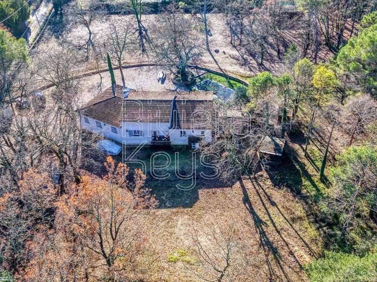 Maison Tourrettes - 5 chambres - 173m²