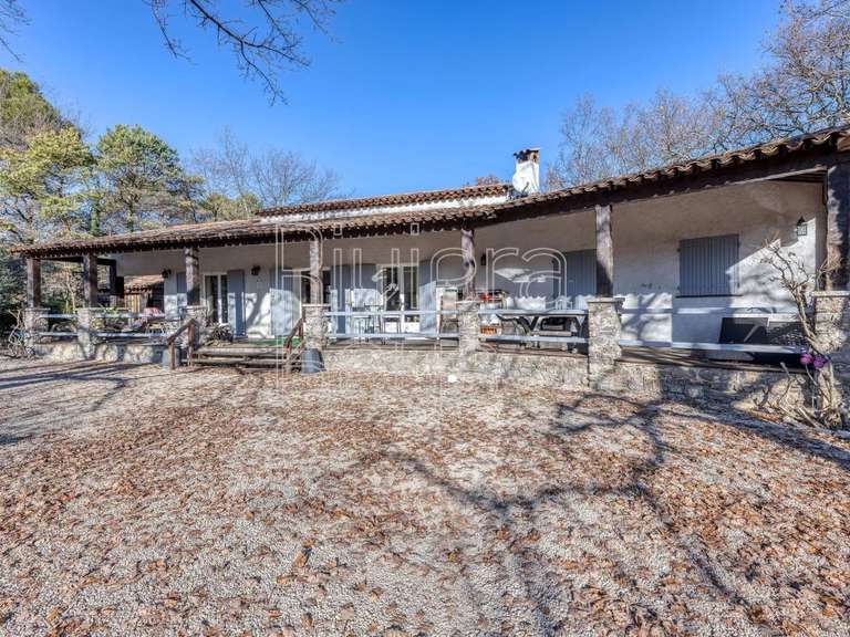 Maison Tourrettes - 5 chambres - 173m²