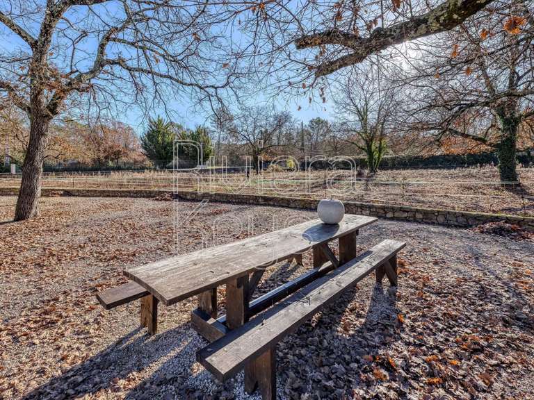 Maison Tourrettes - 5 chambres - 173m²