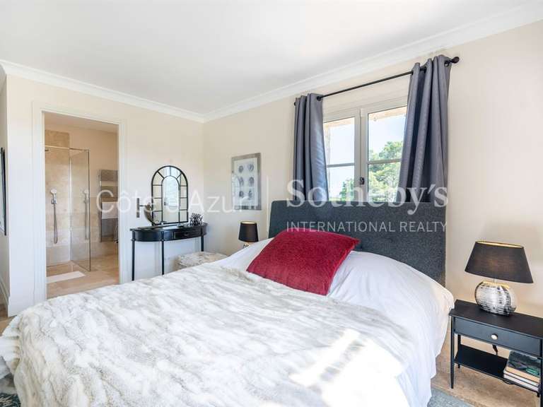 Maison Tourrettes - 5 chambres - 327m²