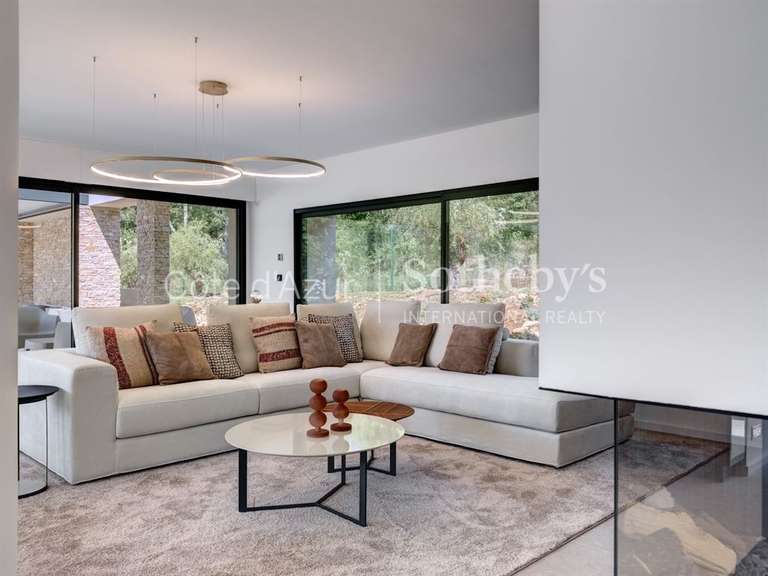 Maison Tourrettes - 4 chambres - 240m²