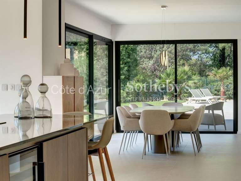 Maison Tourrettes - 4 chambres - 240m²