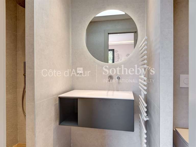 Maison Tourrettes - 4 chambres - 240m²