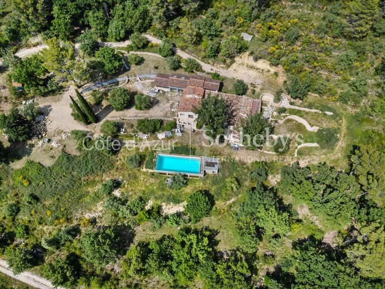 Maison Tourrettes - 4 chambres - 315m²