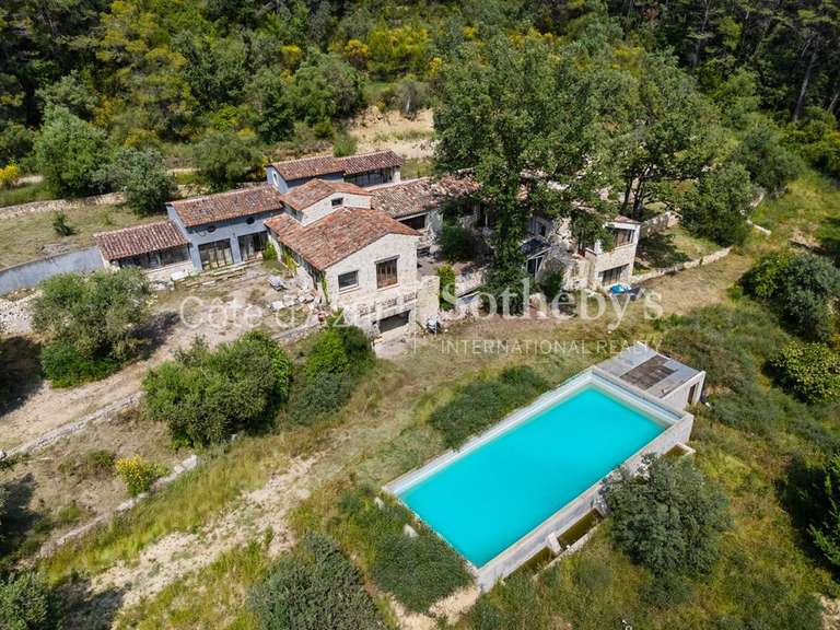 Maison Tourrettes - 4 chambres - 315m²