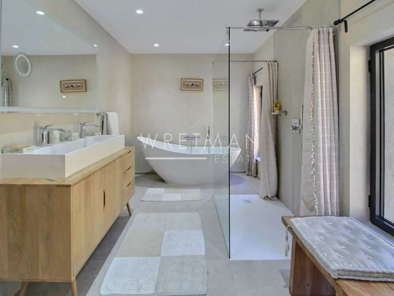 Maison Tourrettes - 5 chambres - 345m²