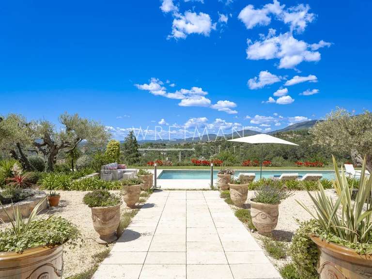 Maison Tourrettes - 5 chambres - 430m²