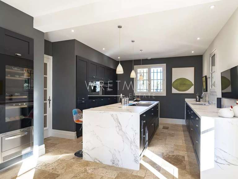 Maison Tourrettes - 5 chambres - 430m²