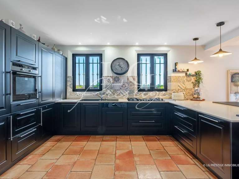 House Tourrettes - 5 bedrooms - 200m²