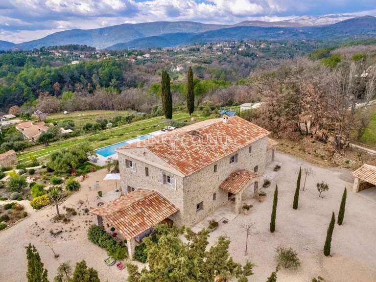 Maison Tourrettes - 5 chambres - 328m²