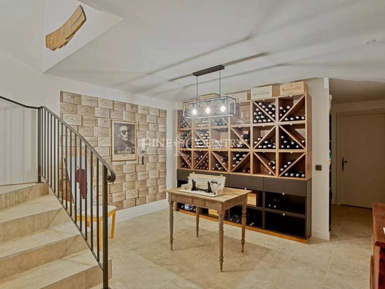 Maison Tourrettes - 5 chambres - 328m²