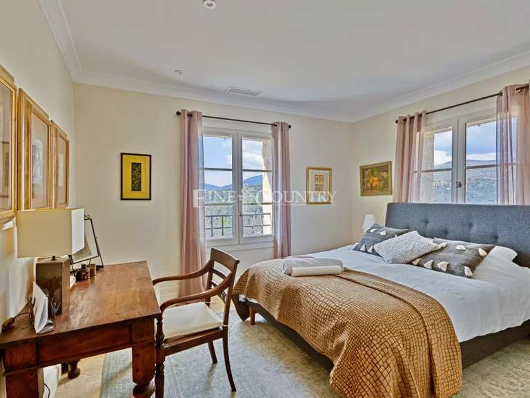 Maison Tourrettes - 5 chambres - 328m²