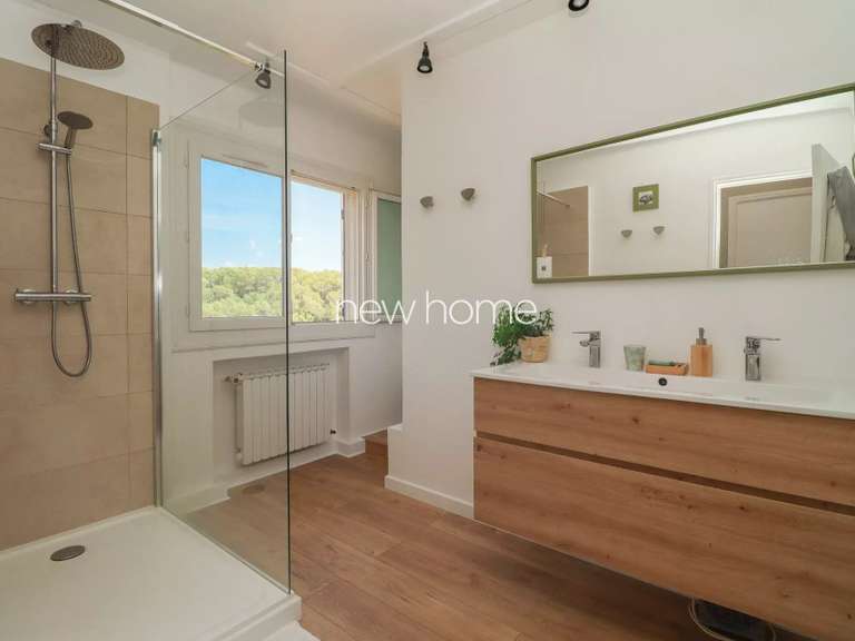 Maison Tourrettes - 3 chambres - 180m²