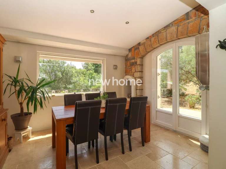 Maison Tourrettes - 3 chambres - 180m²