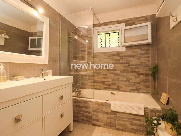 Maison Tourrettes - 3 chambres - 180m²