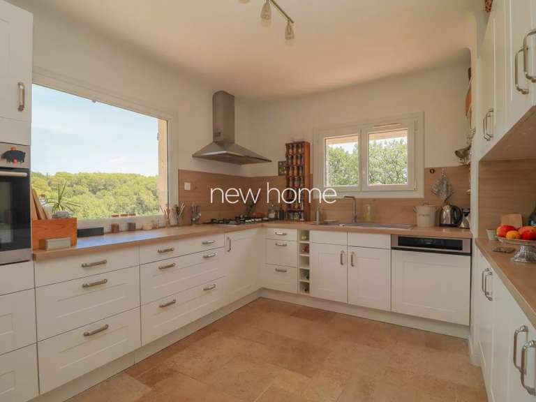 Maison Tourrettes - 3 chambres - 180m²