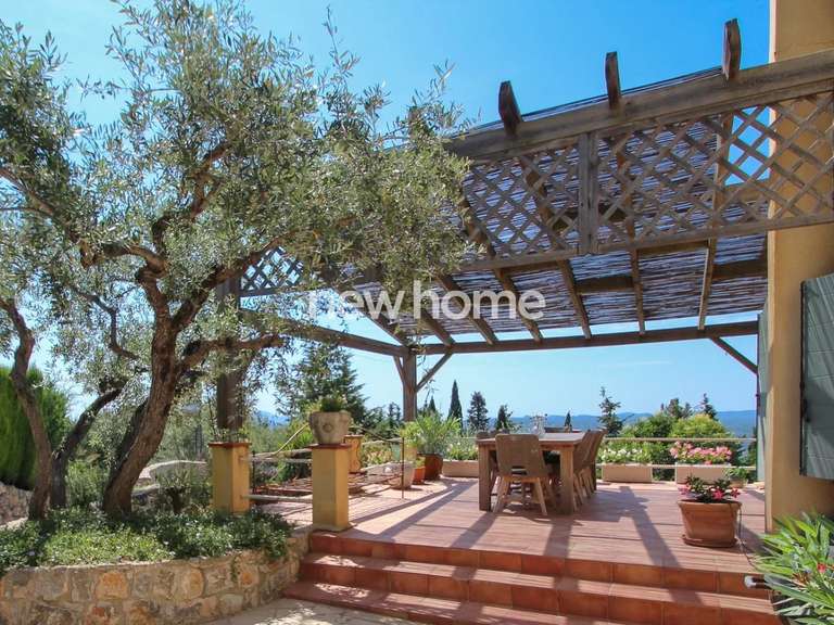 Maison Tourrettes - 3 chambres - 130m²