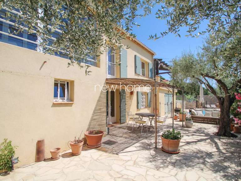 Maison Tourrettes - 3 chambres - 130m²