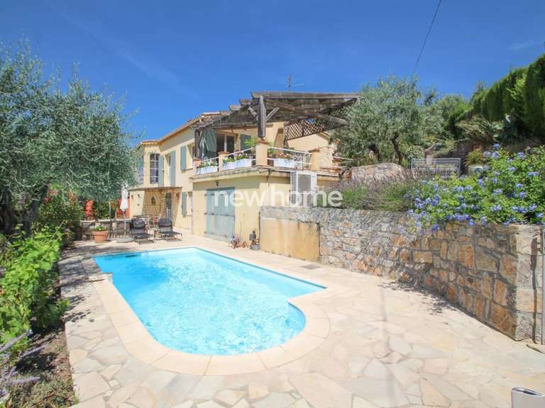 House Tourrettes - 3 bedrooms - 130m²