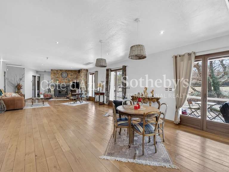 Maison Tourrettes - 5 chambres - 173m²