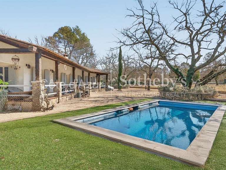 Maison Tourrettes - 5 chambres - 173m²