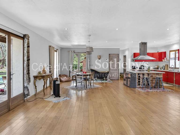 Maison Tourrettes - 5 chambres - 173m²