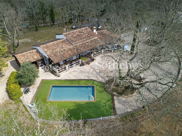 Maison Tourrettes - 5 chambres - 173m²