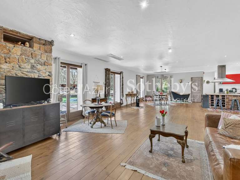 Maison Tourrettes - 5 chambres - 173m²