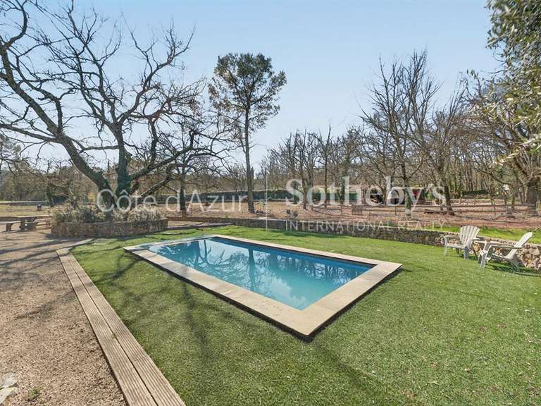 Maison Tourrettes - 5 chambres - 173m²