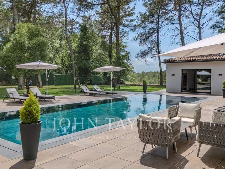 Maison Tourrettes - 6 chambres - 543m²