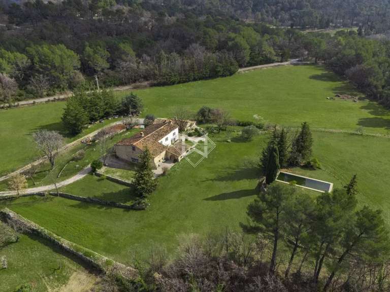 Maison Tourrettes - 4 chambres - 372m²