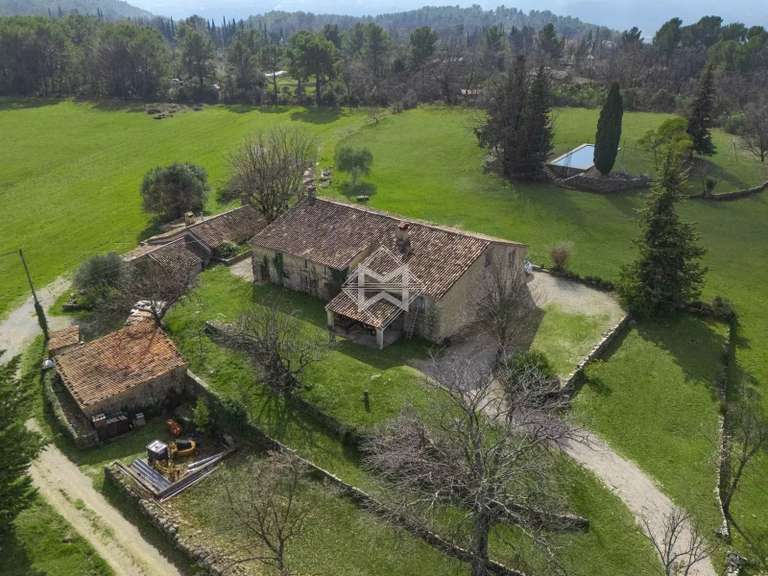 Maison Tourrettes - 4 chambres - 372m²