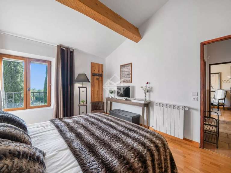 House Tourrettes - 5 bedrooms - 196m²