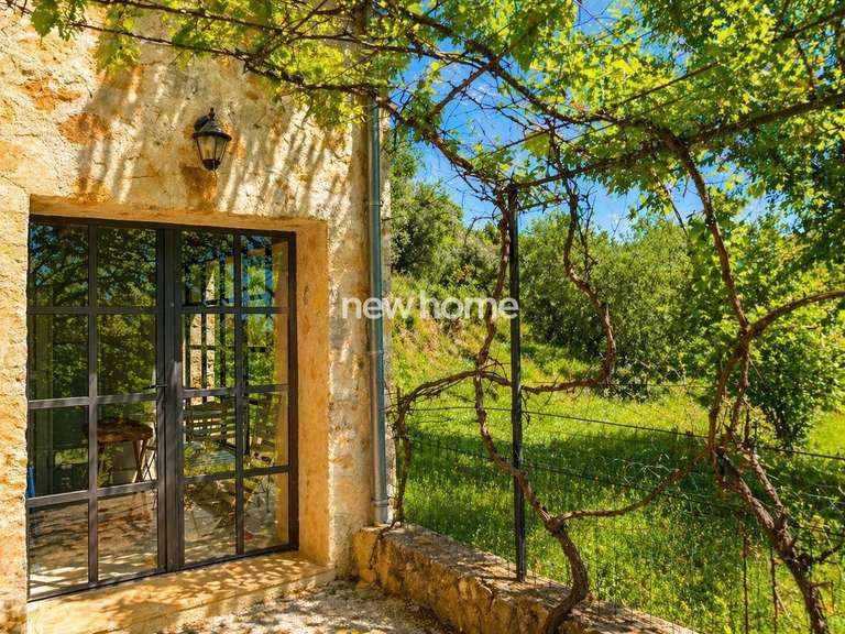 Maison Tourrettes - 3 chambres - 110m²