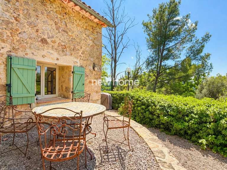 Maison Tourrettes - 3 chambres - 110m²