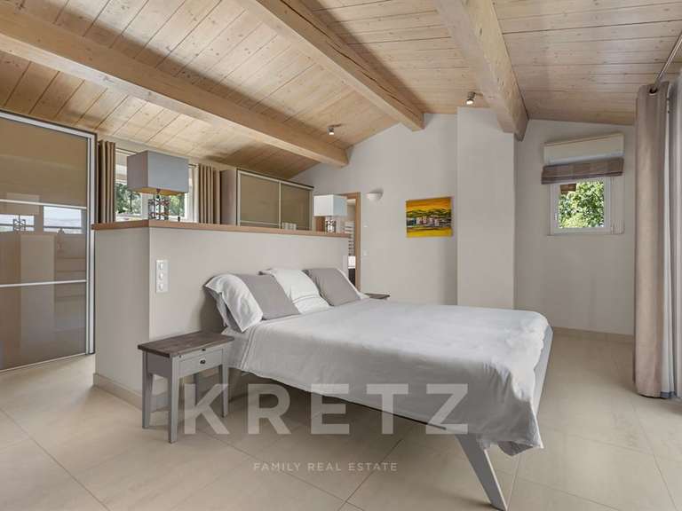 Maison Tourrettes - 2 chambres - 260m²