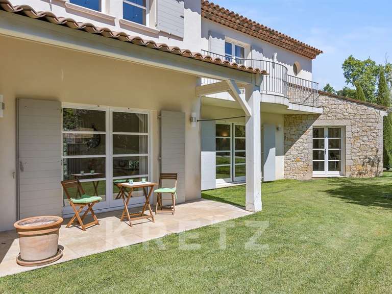 Maison Tourrettes - 2 chambres - 260m²