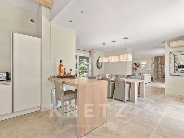Maison Tourrettes - 2 chambres - 260m²
